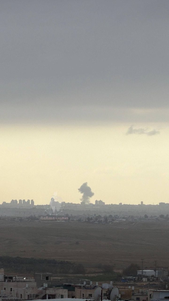 مصادر عبرية: تقارير أولية عن سقوط مقذوفات في 3 أماكن…