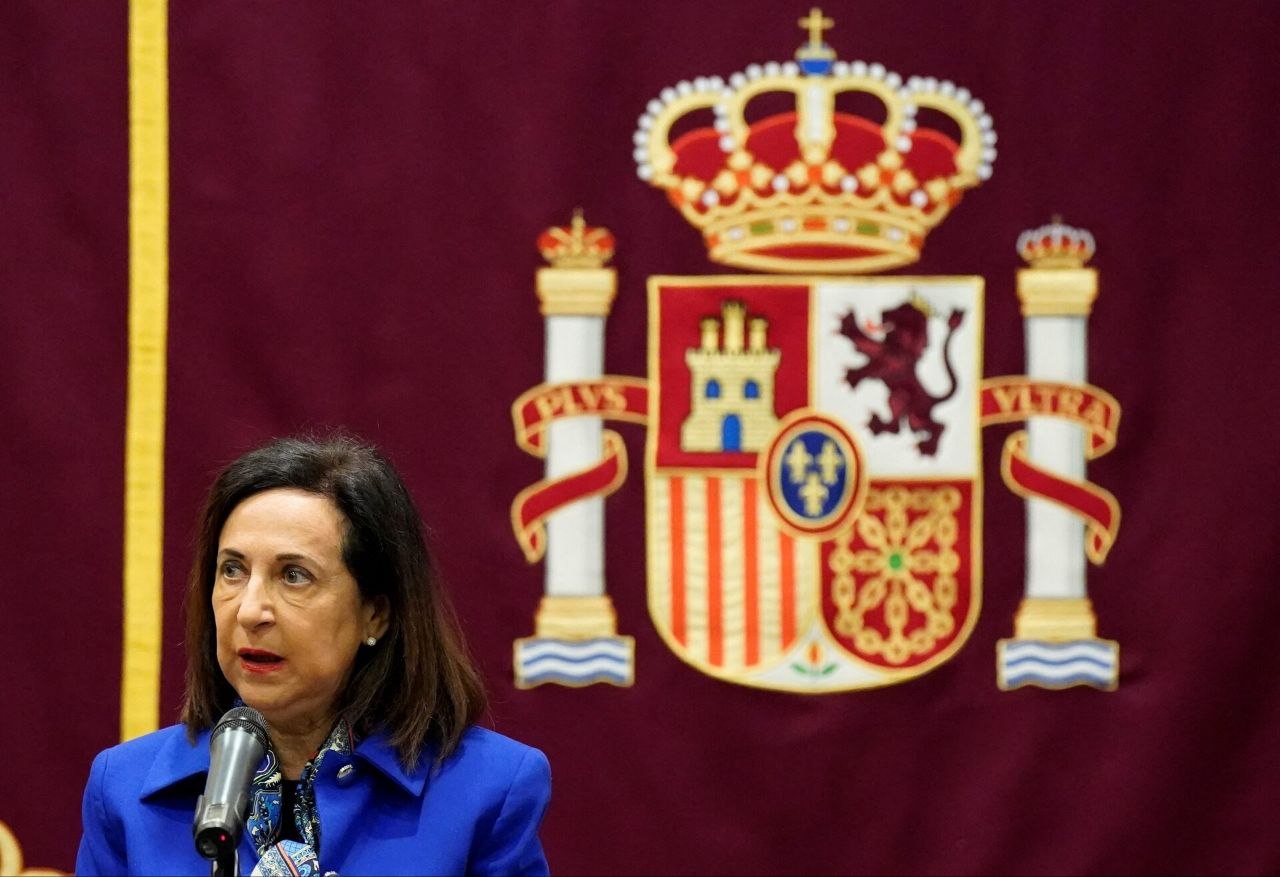 وزيرة الدفاع الإسبانية مارغريتا روبلز:

 – أبلغنا واشنطن منذ بداية…