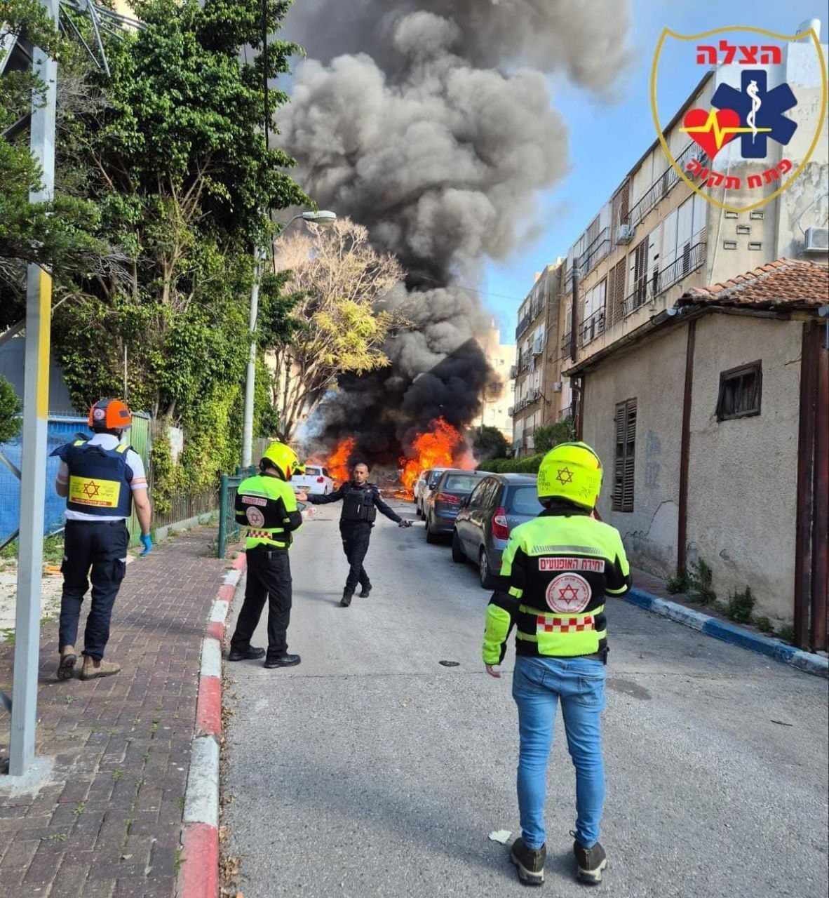 صورة أخرى لسقوط صواريخ على “تل أبيب الكبرى”