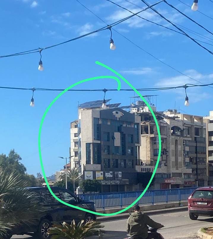 المبنى المهدد بالضاحية الجنوبية لبيروت قرب دوار الجندولين باتجاه أوتوستراد…