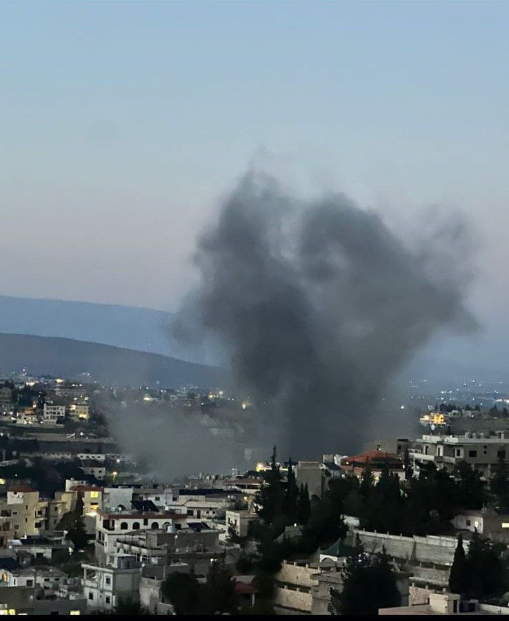 غارة إسرائيلية على تلة الفستقة بين بلدتي شمسطار وطاريا في…