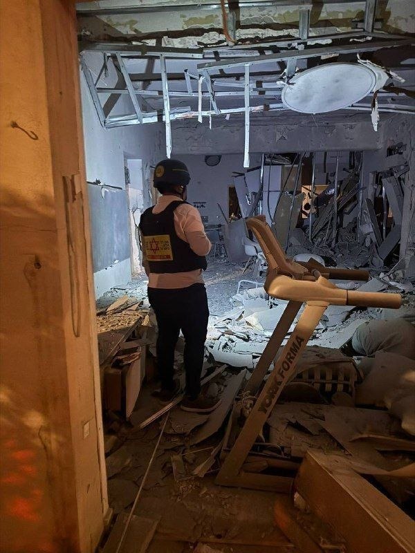 🚨 دمار كبير بمبنى في “رمات غان” وسط فلسطين المحتلة؛…