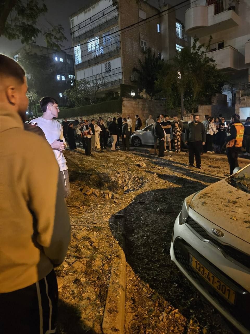 🚨 آثار الدمار في بني براك وسط فلسطين المحتلة، جراء…