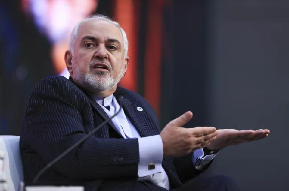 وزير الخارجية الإيراني الأسبق، جواد ظريف.. ردًا على تصريحات ترامب:

-…