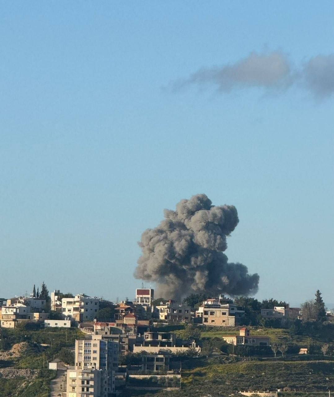 غارة للعدو الاسرائيلي تستهدف بلدة طير دبا جنوبي لبنان