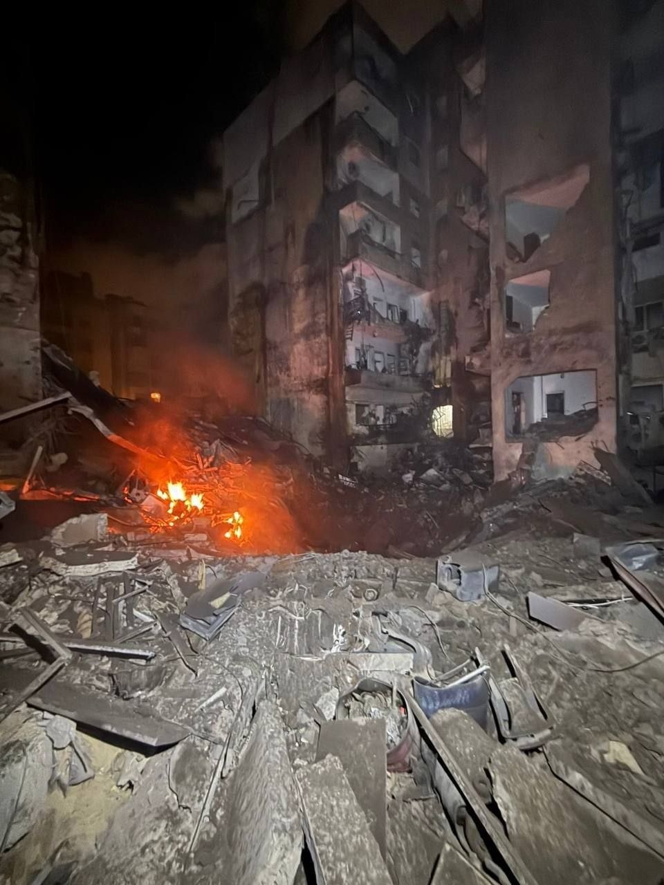 🚨 إصابات جراء القصف الصهيوني لمبنى سكني في منطقة الشياح…