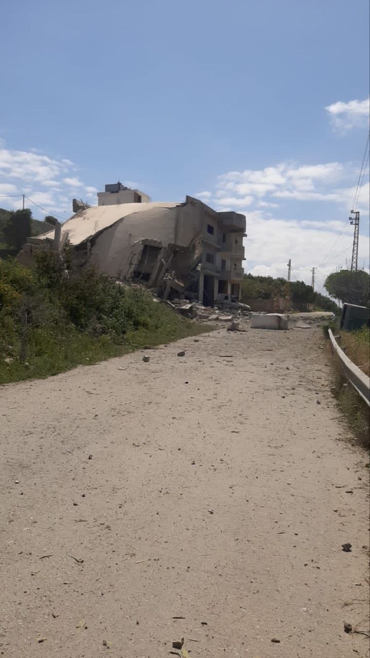 عاجل || طيران الاحتلال يقصف مبنى قرب جسر الخرايب جنوب…