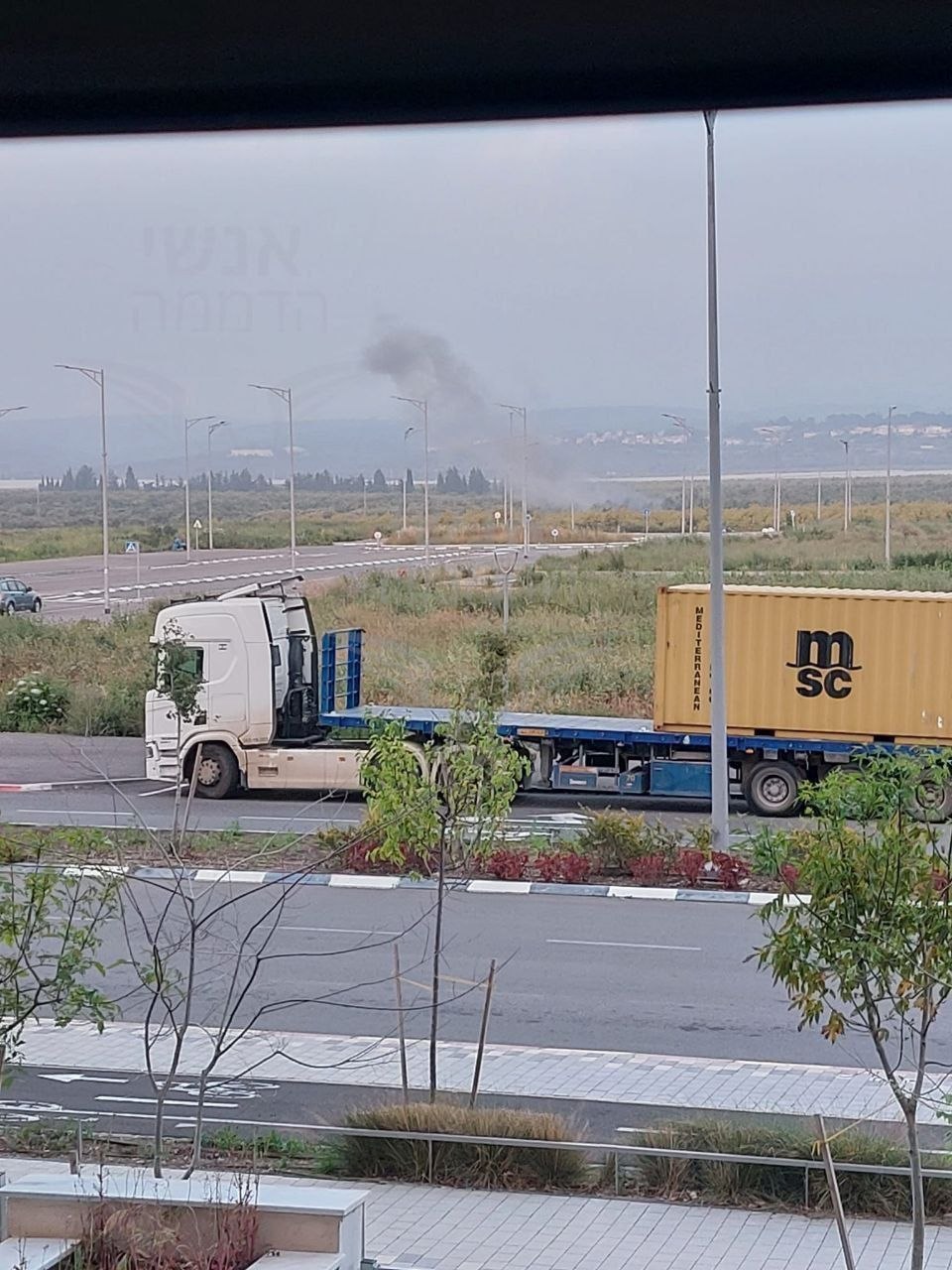 مصادر عبرية: 

رصد أعمدة دخان كثيفة بعد سقوط صاروخ من…