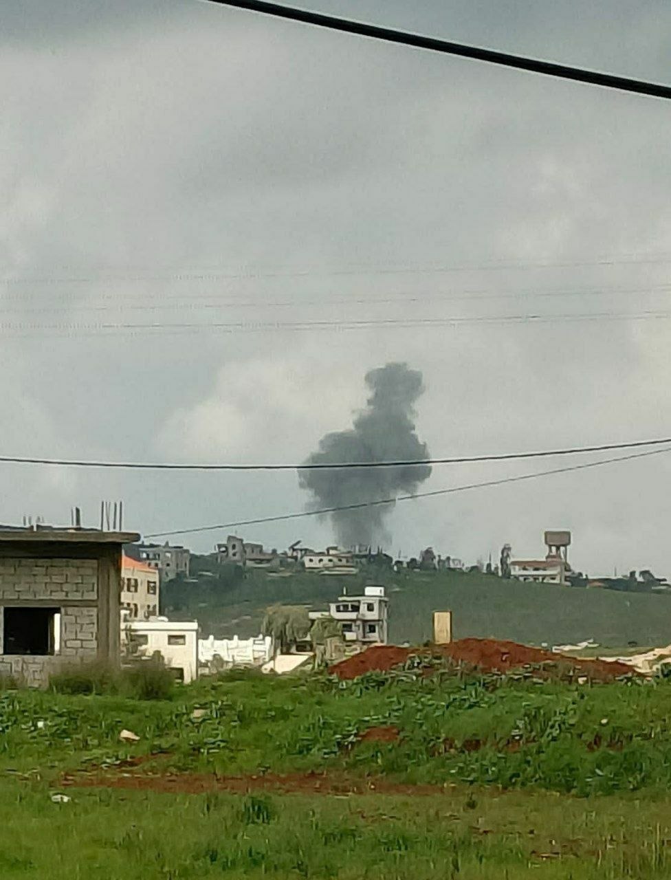 طيران الاحتلال يشن غارة على بلدة الشهابية جنوب لبنان