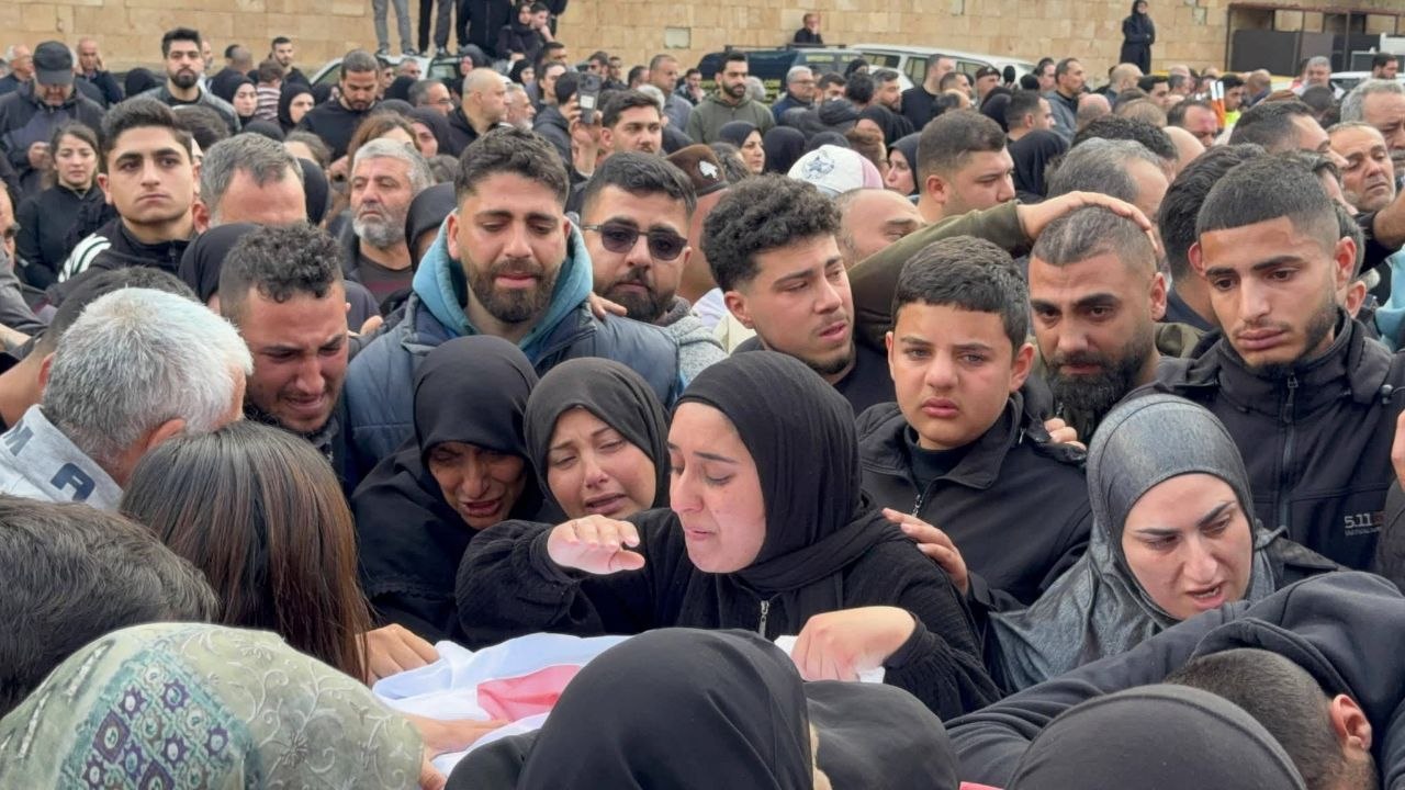 صور من تشييع شهداء أمن الدولة في مدينة صيدا جنوب…