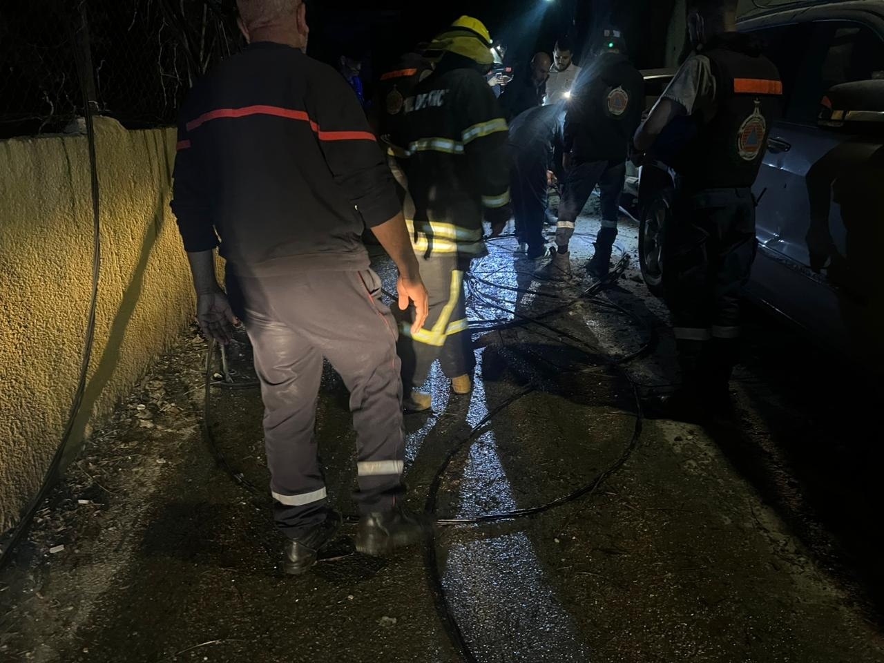 🚨 صورة من مكان الغارة الصهيونية التي استهدفت أطراف مخيم…