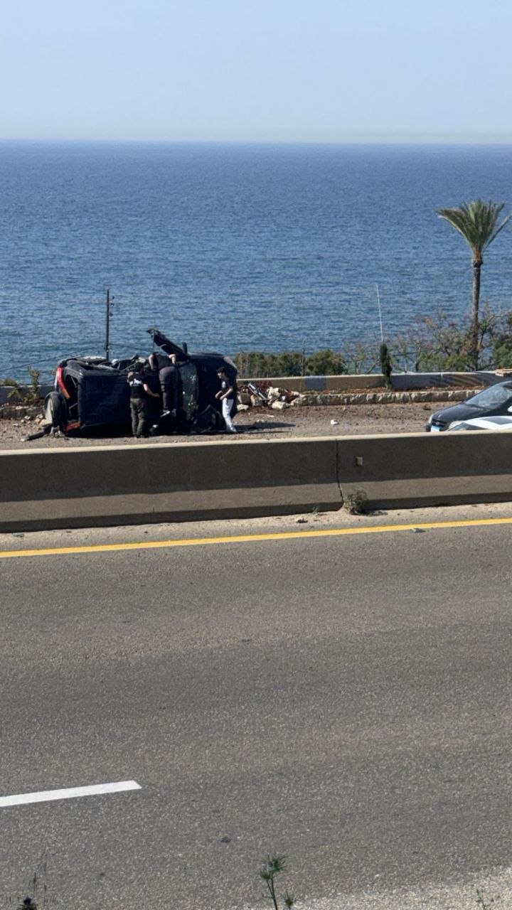 غارة للعدو الاسرائيلي تستهدف سيارة ،طريق السعديات