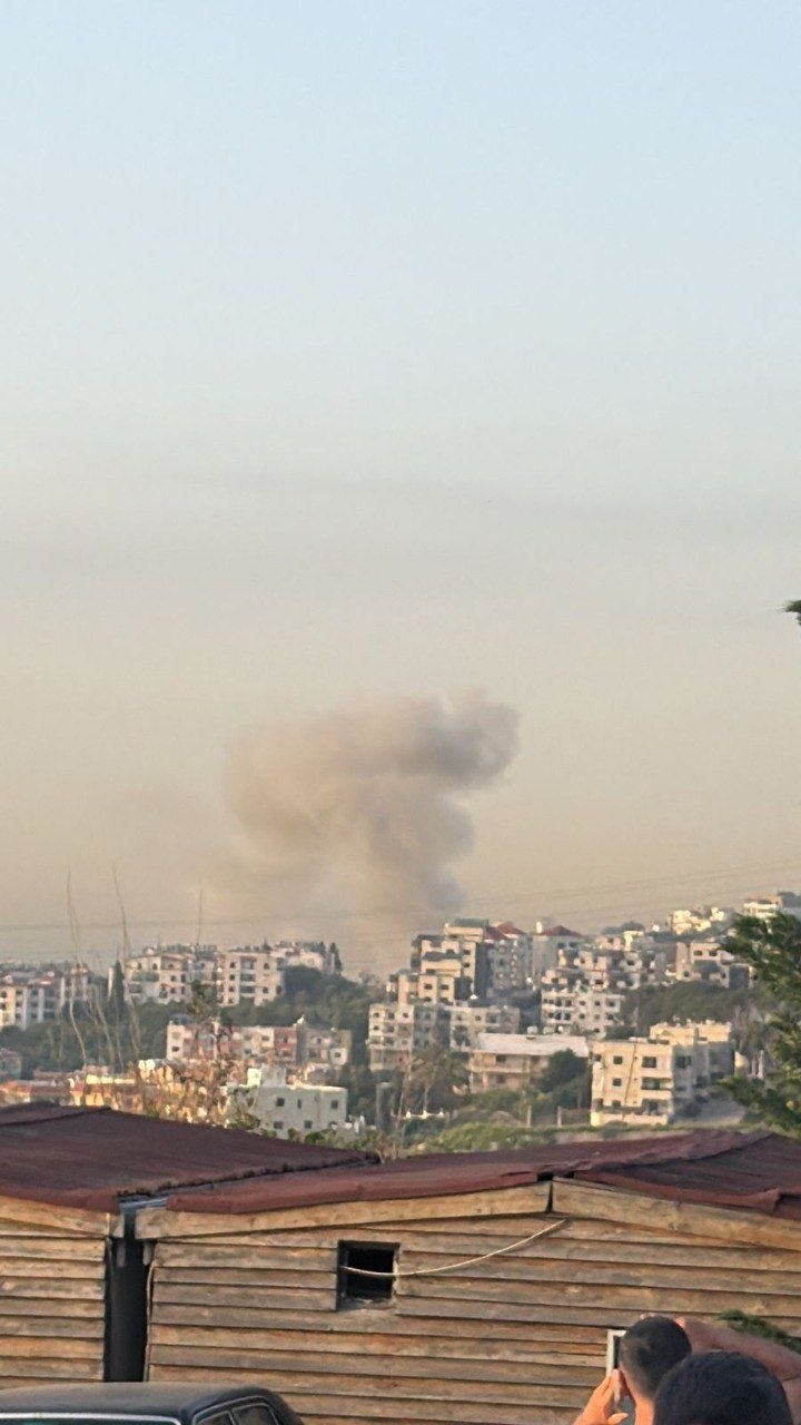 طيران الاحتلال يشن غارة على بلدة الغازية قضاء صيدا جنوبي…