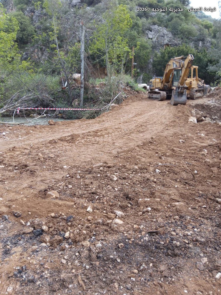 الجيش اللبناني: أزلنا ساتراً ترابياً وضعه الاحتلال الإسرائيلي يوم أمس…