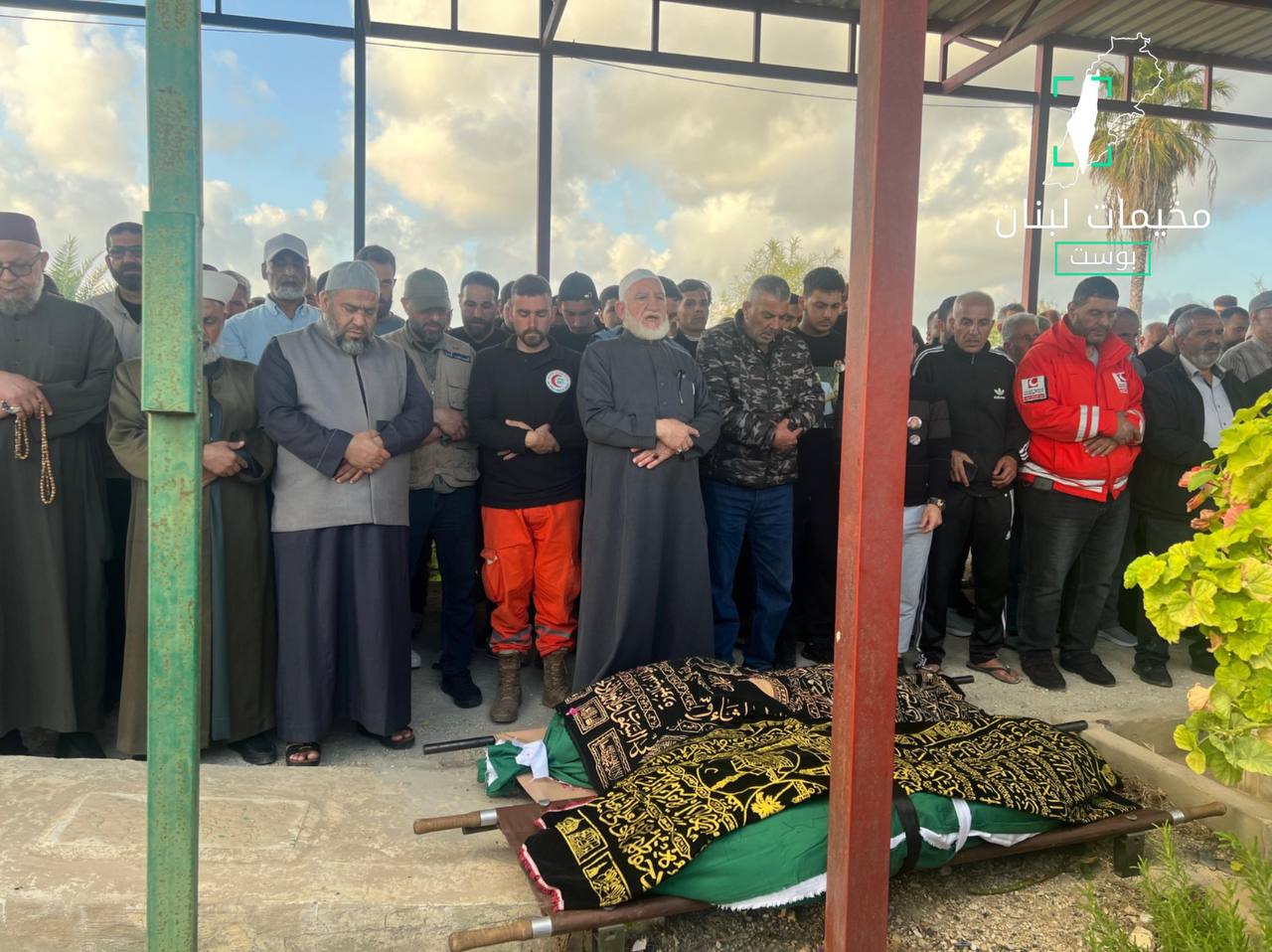 الصلاة على الشهيدين سليم المغربي ومحمد الجمل في مقبرة تجمع…