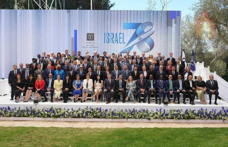 القناة 12 العبرية:

 رئيس الاحتلال يجتمع بممثلي دول العالم لدى…