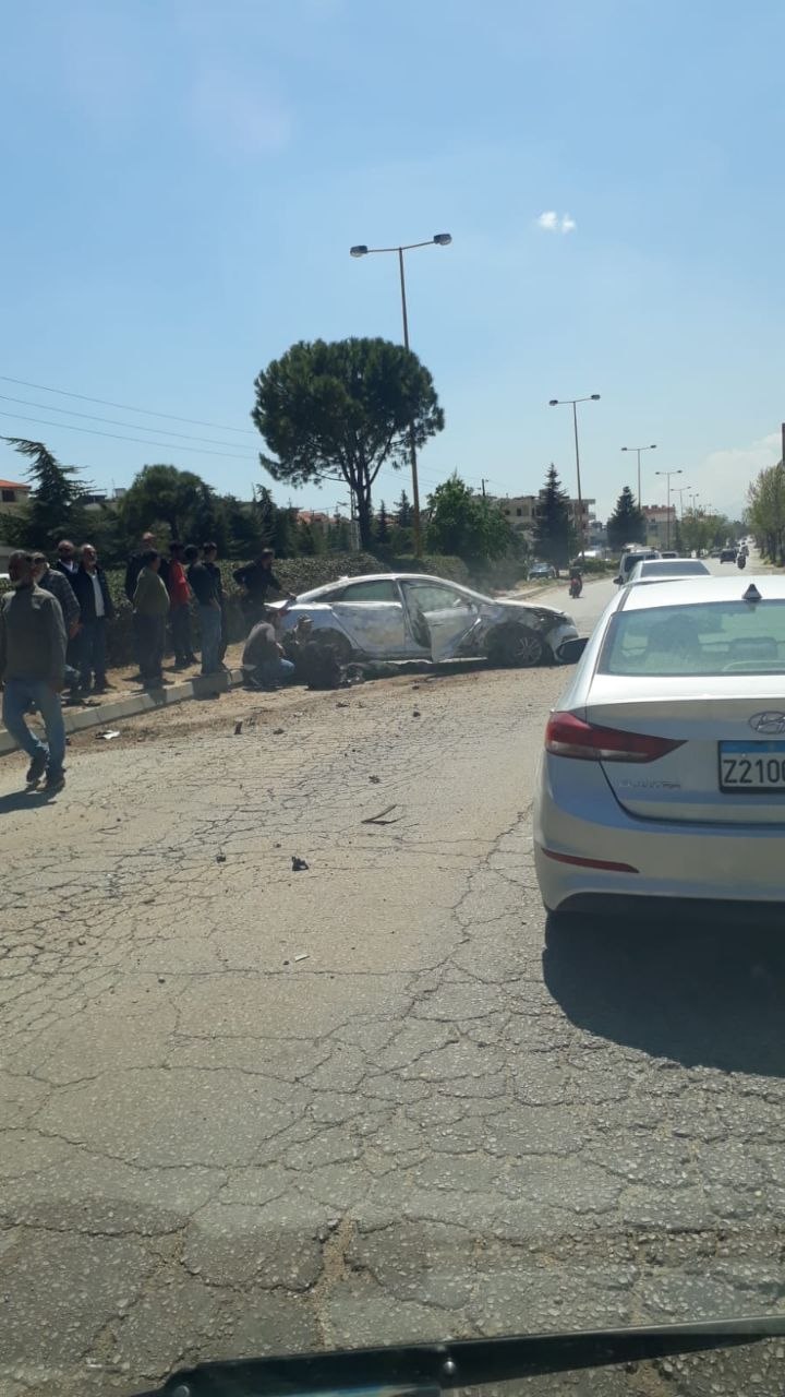 متابعة
 
 الغارة استهدفت سيارة على طريق الطيري، بالقرب من…