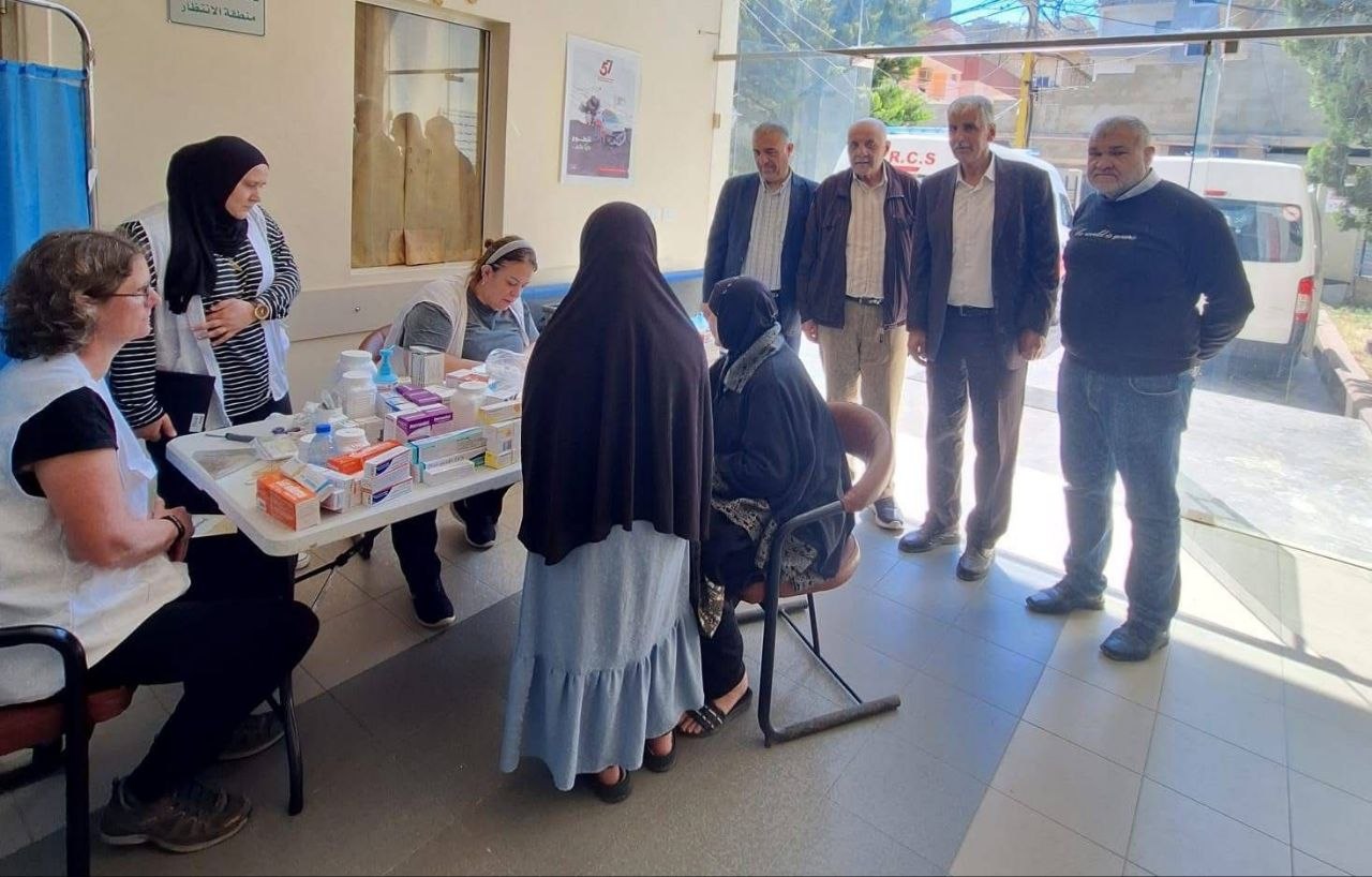 أيام صحية مجانية للنازحين في مخيمات الشمال بدعم «أطباء بلا…