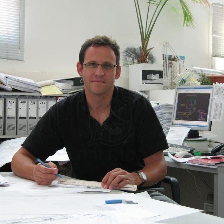 مصادر عبرية: مقتل الجندي “عيدان فوكس” وإصابة 5 جنود من…