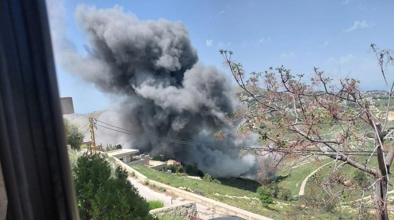 عاجل || طيران الاحتلال الحربي يشن غارة على محيط بلدة…