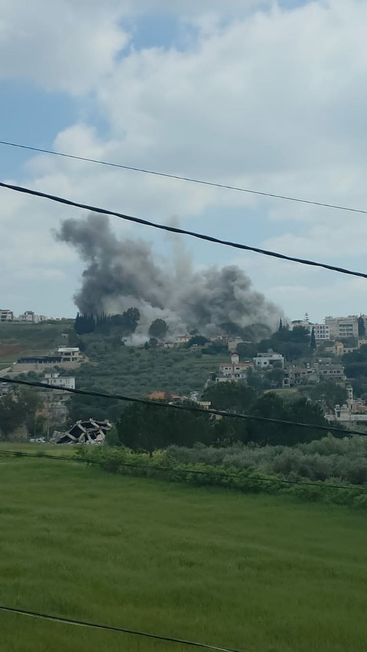 طيران الاحتلال يشن غارة عنيفة على بلدة حبوش قضاء النبطية…