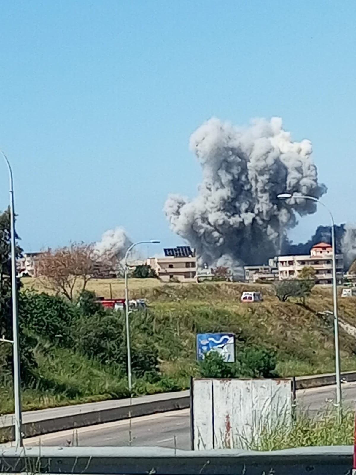 غارة صهيونية تستهدف بلدة انصارية قضاء مدينة صيدا جنوبي لبنان
