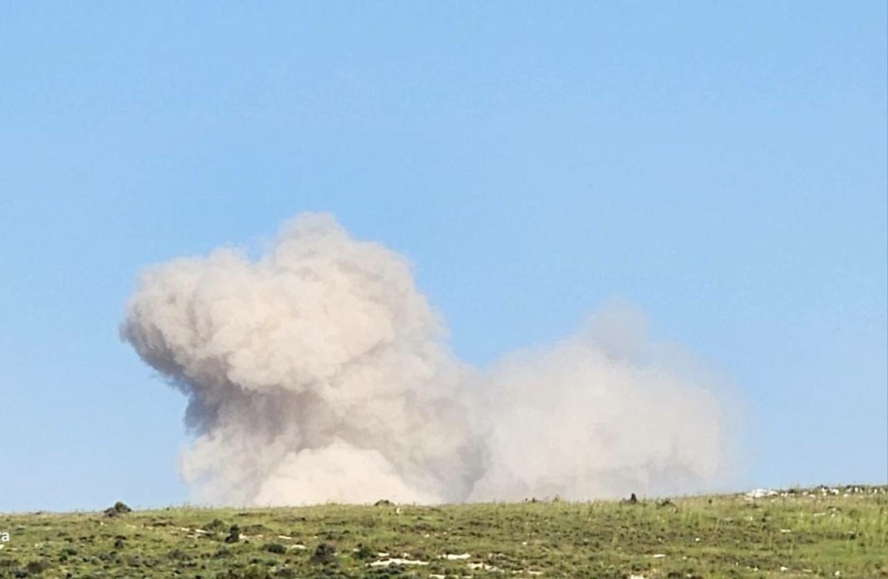 الاحتلال ينفذ تفجيرًا جديدًا في مدينة بنت جبيل جنوب لبنان.