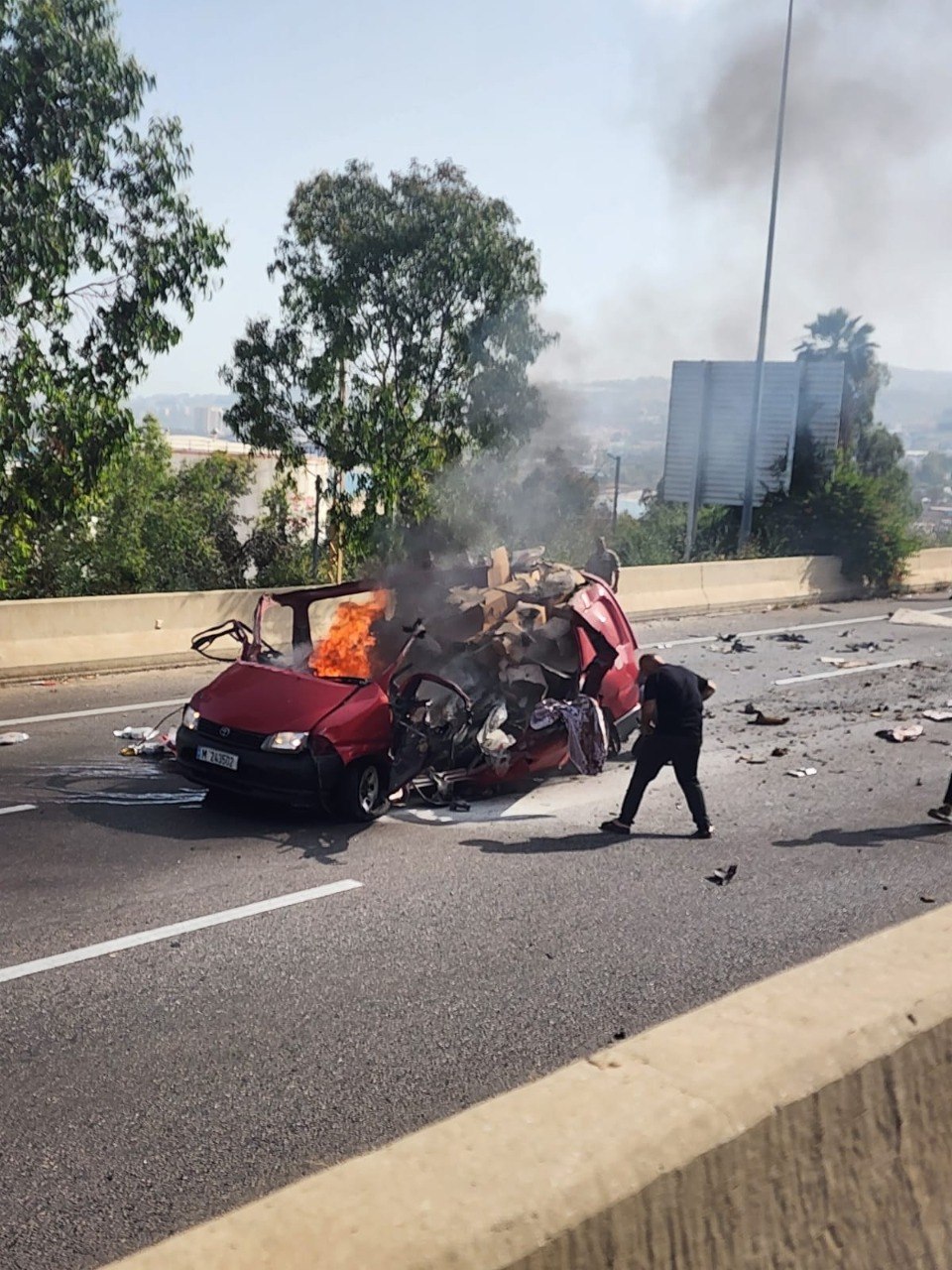 الغارة الأولى على أوتستراد الجية استهدفت “فان” يحمل صناديق مساعدات…