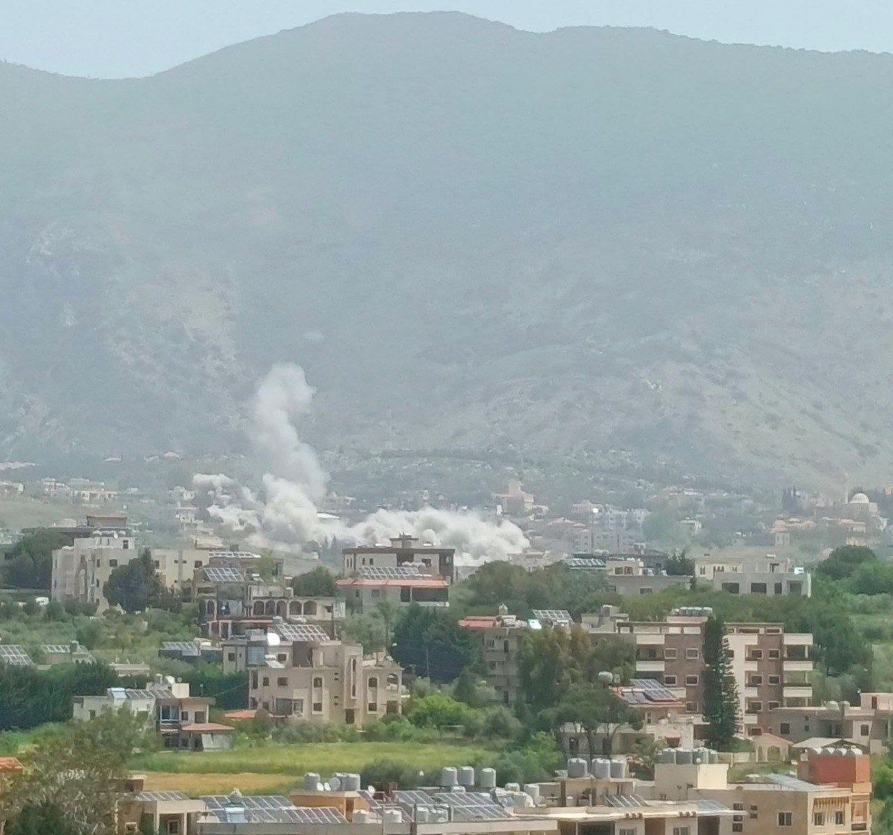 طيران الاحتلال يشن غارة على بلدة عربصاليم جنوبي لبنان