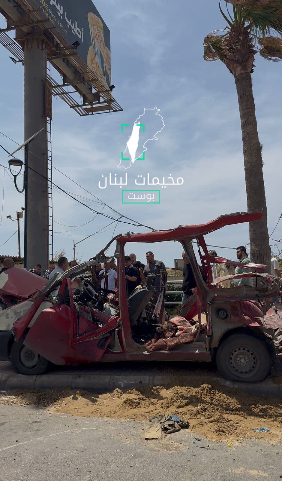 السيارة “رابيد” التي استهدفها الاحتلال قبل قليل أمام الملعب البلدي…