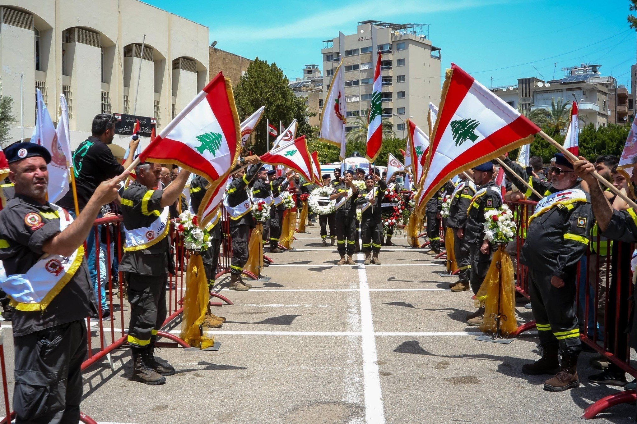 تشييع جثماني العنصرين في الدفاع المدني اللبناني “أحمد نورا” و”حسين…