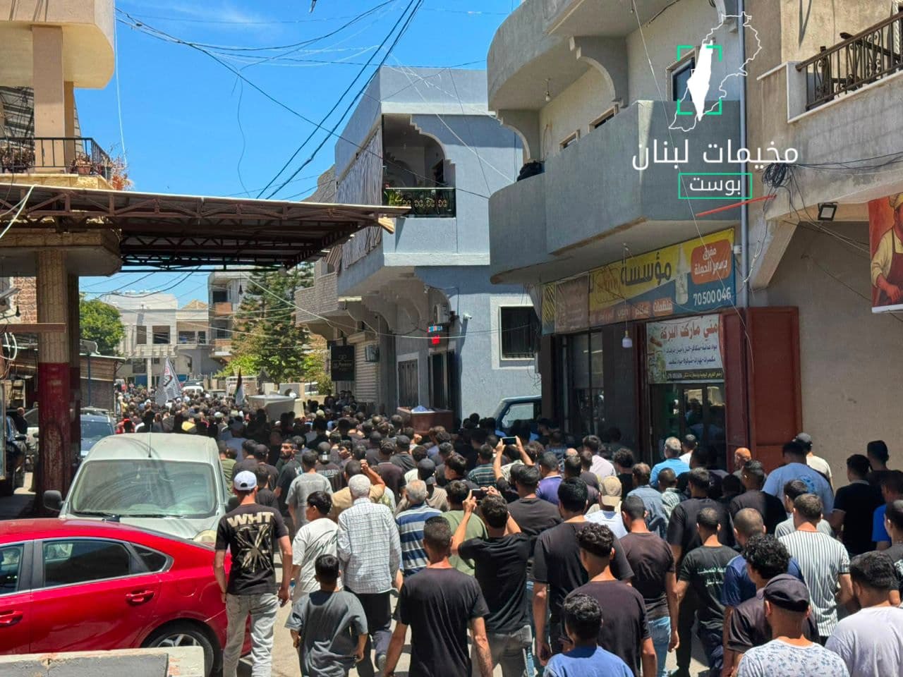 من تشييع الشهيدين علي الأحمد ونجله محمود من مخيم الرشيدية…