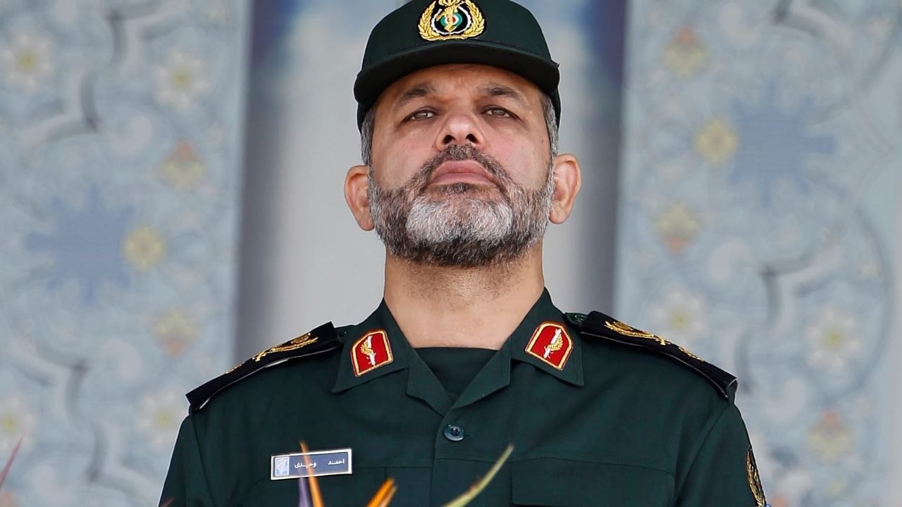 قائد الحرس الثوري الإيراني، الجنرال أحمد وحيدي للتلفزيون الإيراني: 

-…