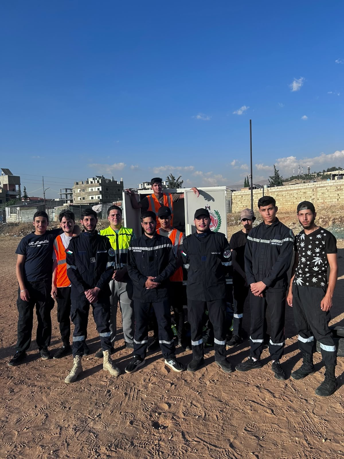 فوج الإطفاء الفلسطيني في مخيم الجليل ينفذ تدريبًا لرفع جاهزية…