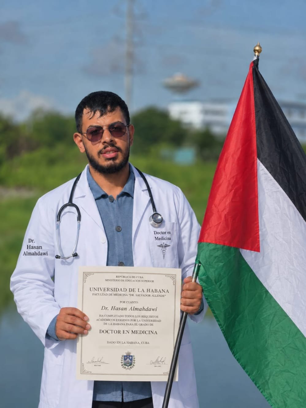 تخرّج الشاب الفلسطيني حسن المهداوي في كوبا بشهادة الطب العام،…