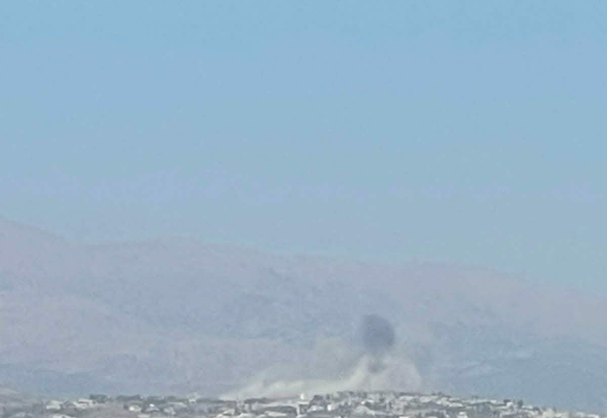 جيش الاحتلال ينفذ عملية تفجير في بلدة الطيبة جنوب لبنان.