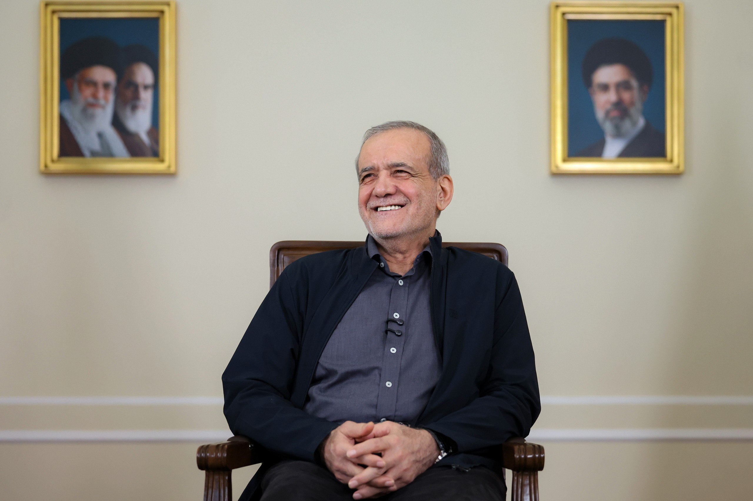 الرئيس الإيراني، مسعود بزشكيان: التقيت بالمرشد الأعلى وتحدثنا في شتى…
