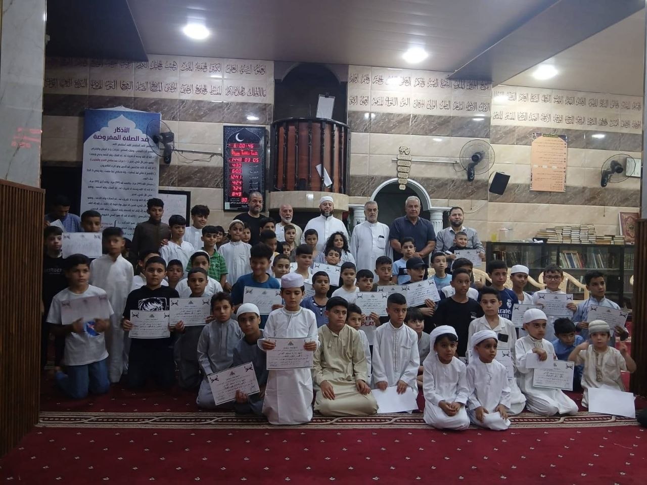 كرّمت لجنة مسجد القدس في مخيم البداوي شمال لبنان، طلابها…