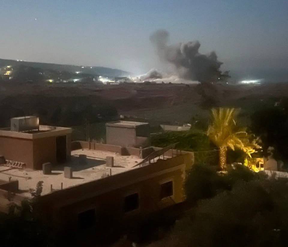 غارة إسرائيلية عنيفة تستهدف منطقة المنصوري جنوبي لبنان