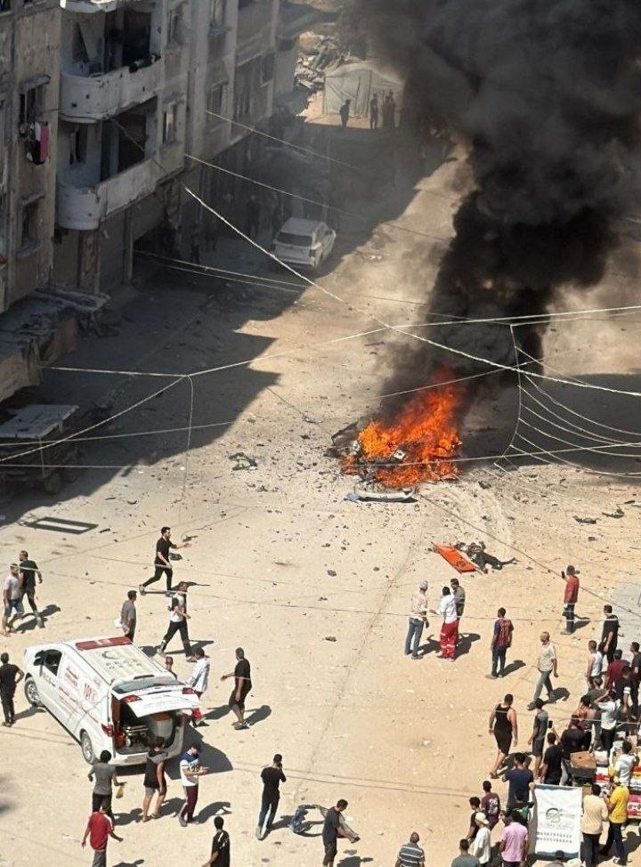ثلاثة شهداء جراء قصف الاحتلال لسيارة بحي تل الهوا جنوب…