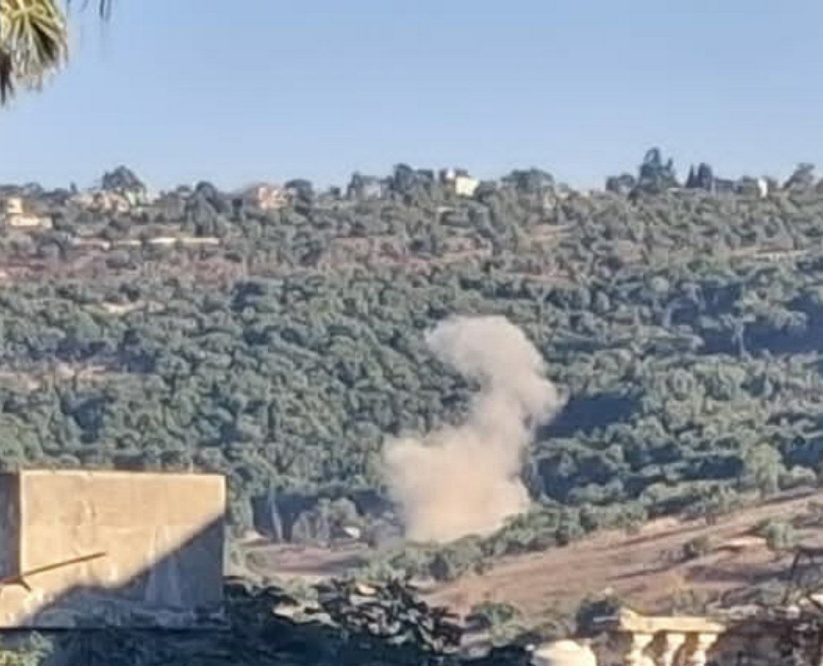 مدفعية الاحتلال تستهدف حرش عيتا الجبل جنوب لبنان.