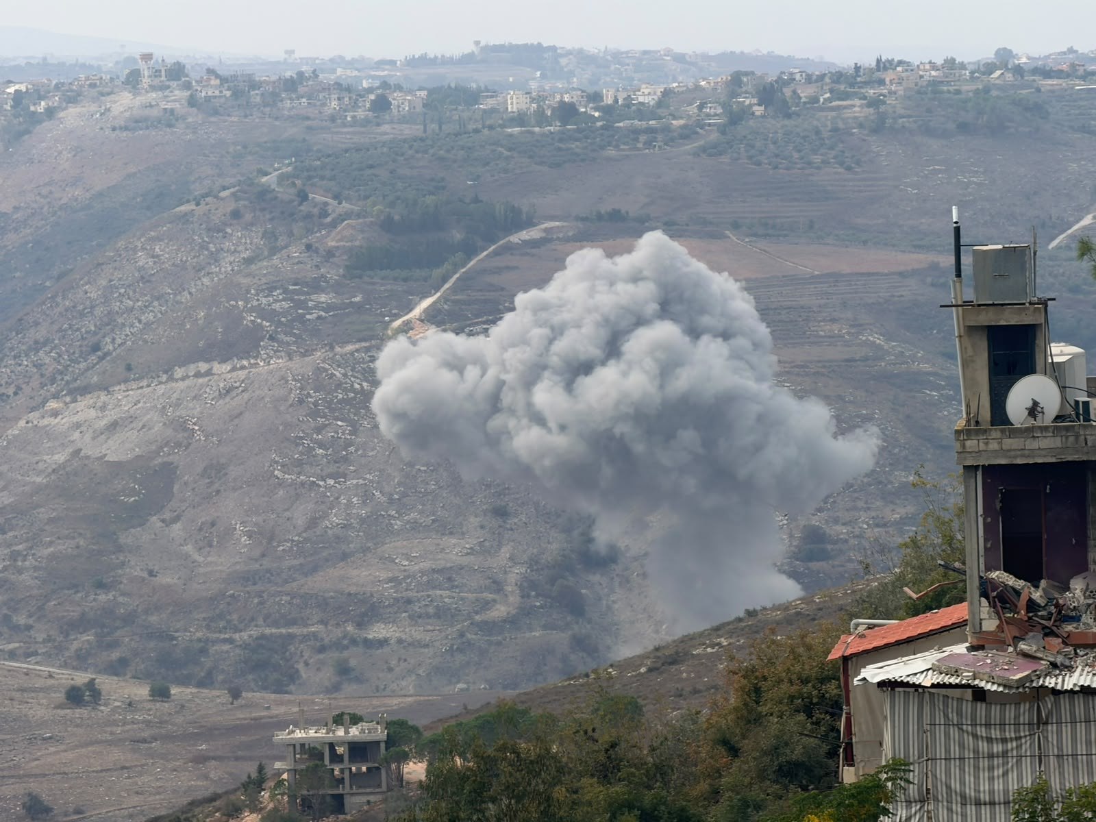طيران الاحتلال يشن غارة على وادي الحجير جنوبي لبنان