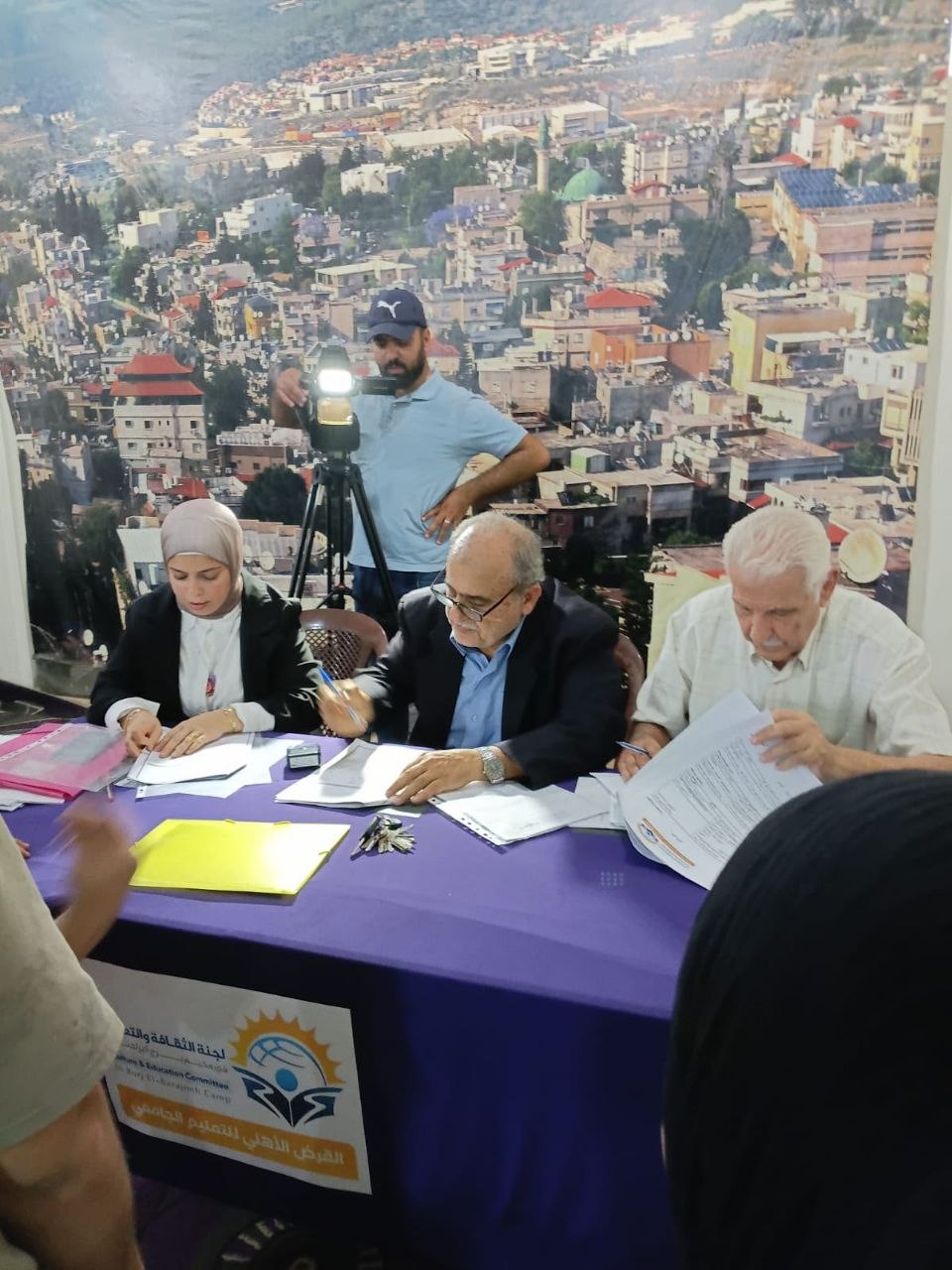 قامت لجنة الثقافة والتعليم في مخيم برج البراجنة بالاعلان عن…