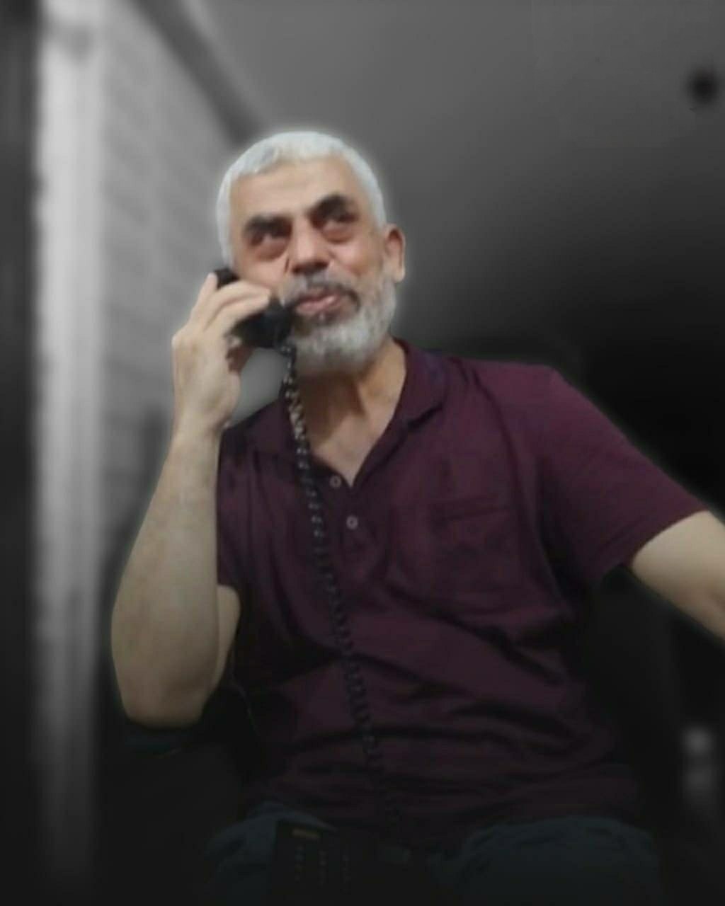 صورة تُعرض للمرة الأولى للشهيد القائد يحيى السنوار، خلال قيادته…